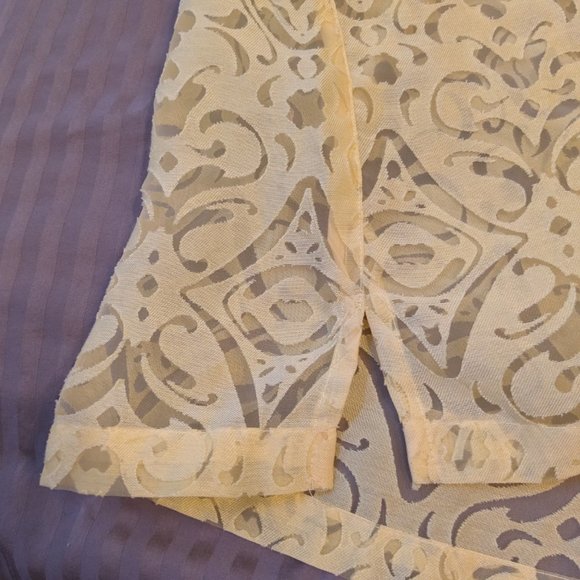 Allison Daley 2 Piece Set Yellow Button Up Lace Top and Matching Tank - Picture 5 of 13